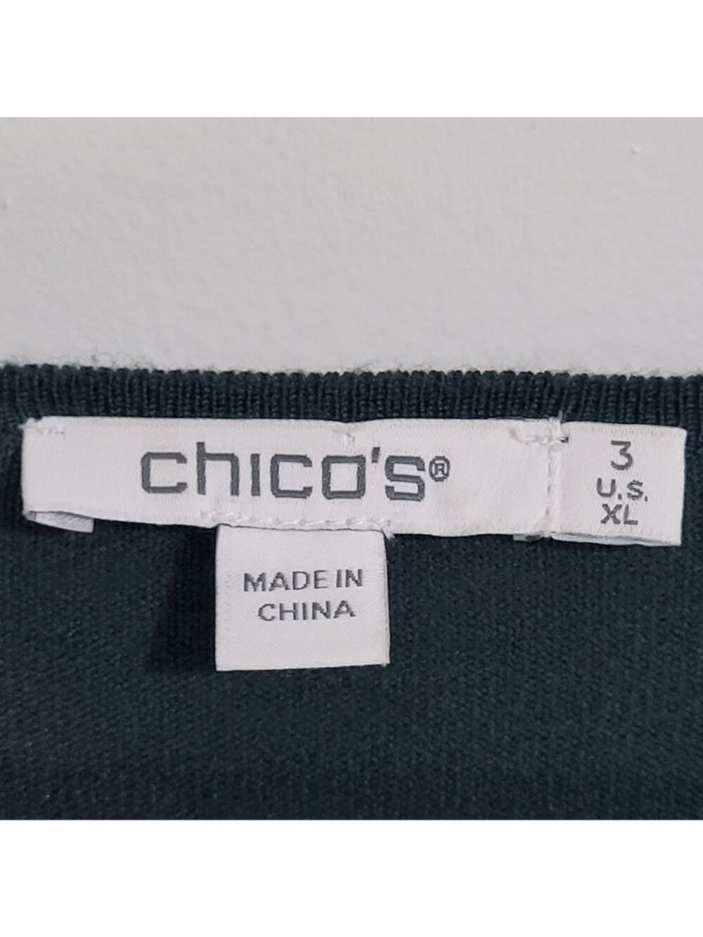 Chico's Womens SZ 3 (XL) Green Black Scrolls V Neck Pullover Sweater Art Deco - Picture 4 of 8